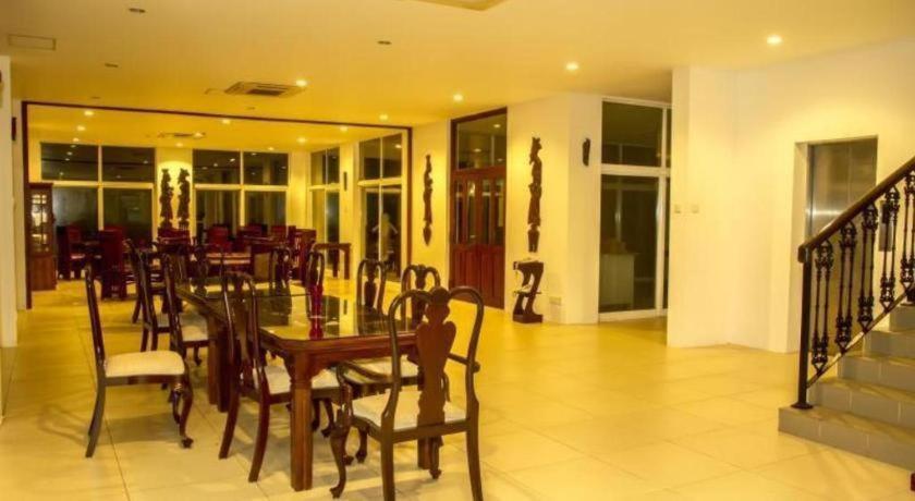 Hotel Villa Viana Marawila Exterior foto